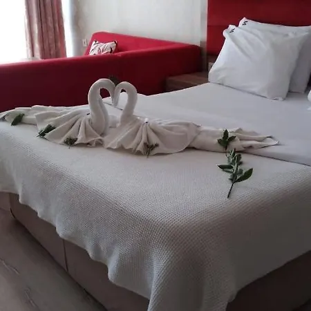 Mora Otel Çimenli