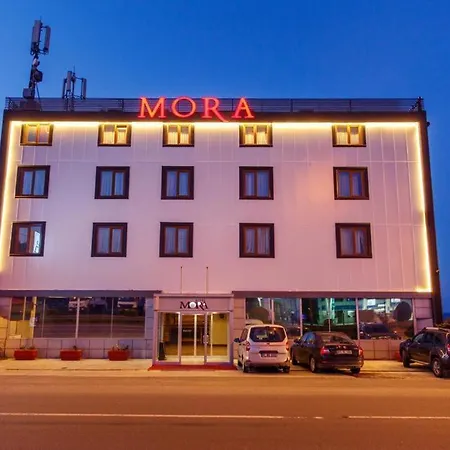 Otel Mora Çimenli