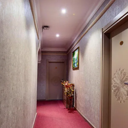 Otel Mora 3*